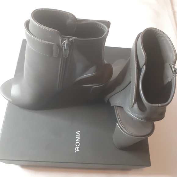 Vince Leather Block Heel Peep Toe Ankle Booties Sz-10 - Picture 4 of 15